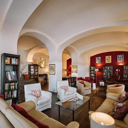 Residenz Hotel 4*